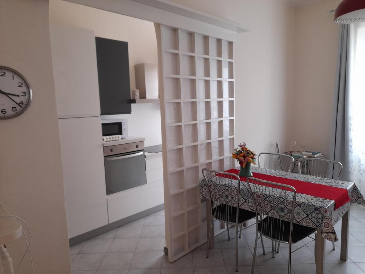 אסטי Appartamento Centrale Con Garage מראה חיצוני תמונה