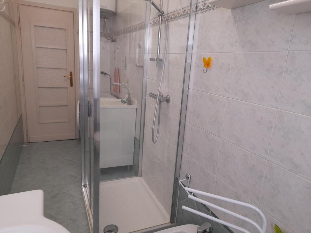 אסטי Appartamento Centrale Con Garage מראה חיצוני תמונה