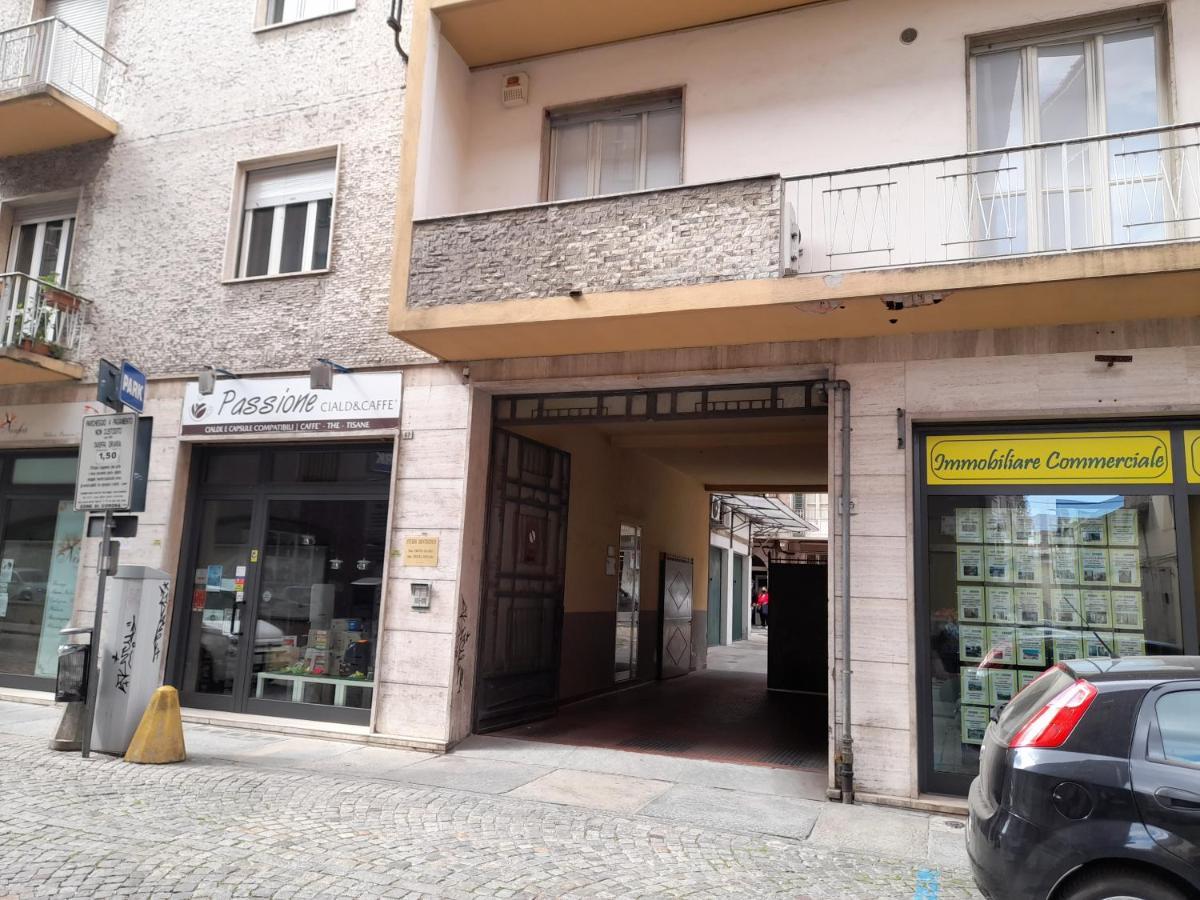 אסטי Appartamento Centrale Con Garage מראה חיצוני תמונה