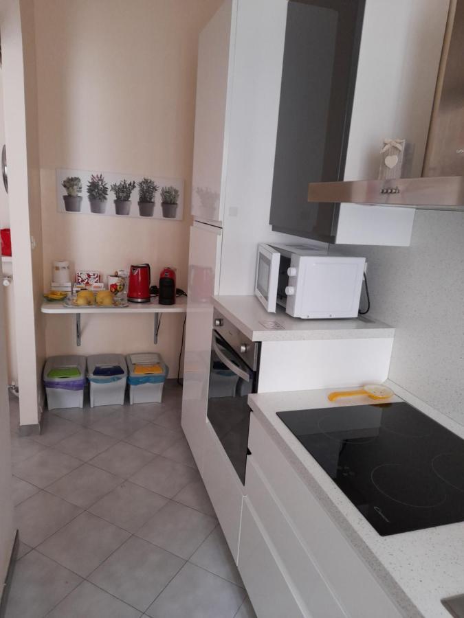 אסטי Appartamento Centrale Con Garage מראה חיצוני תמונה