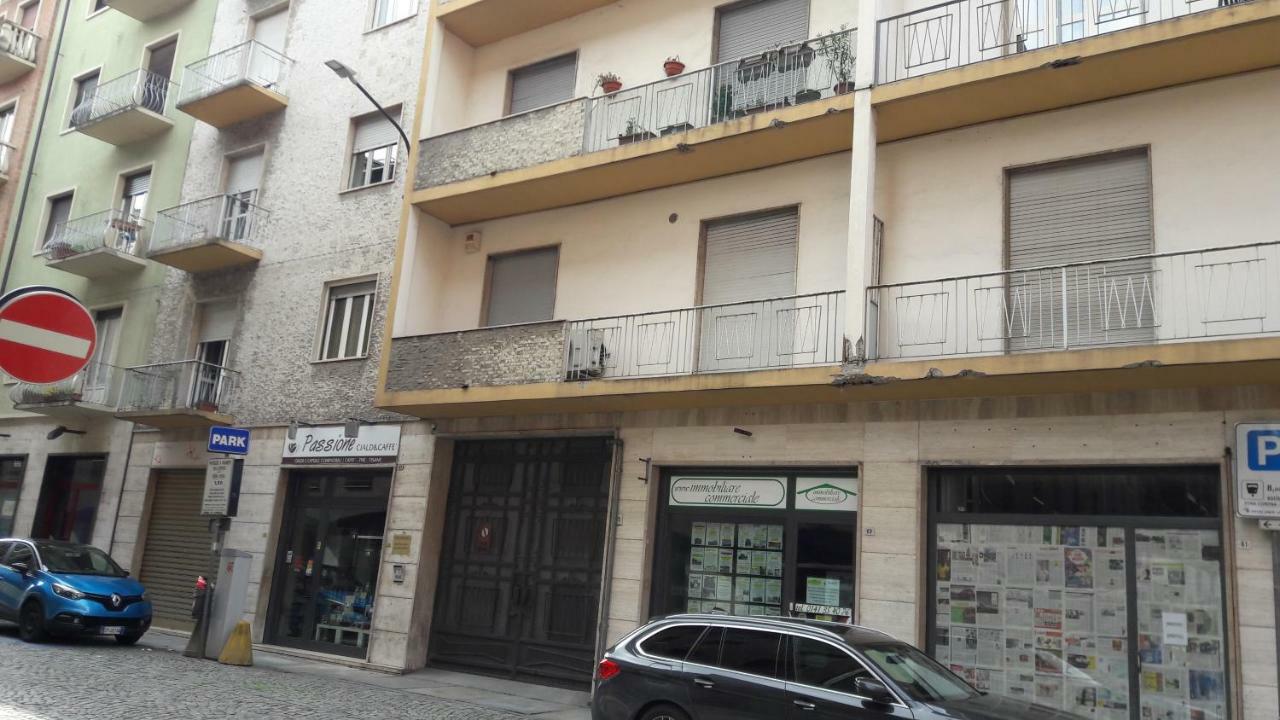 אסטי Appartamento Centrale Con Garage מראה חיצוני תמונה